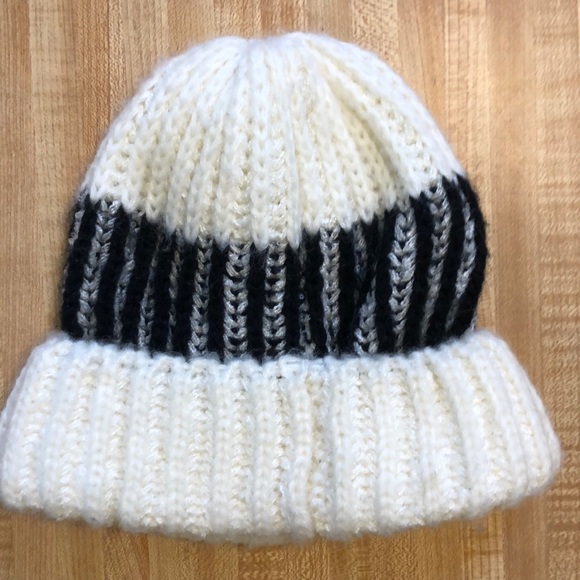 White and Black Winter Hat - Picture 2 of 8